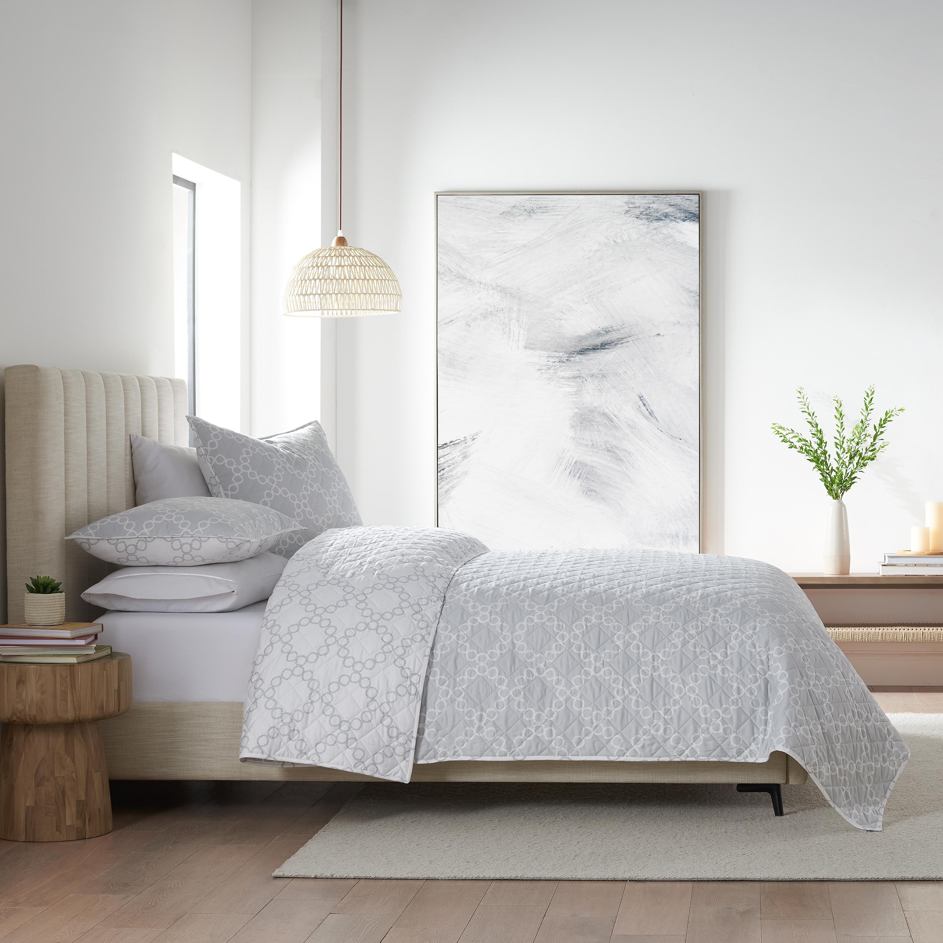 Clean Design Home® Palais Quilt Set