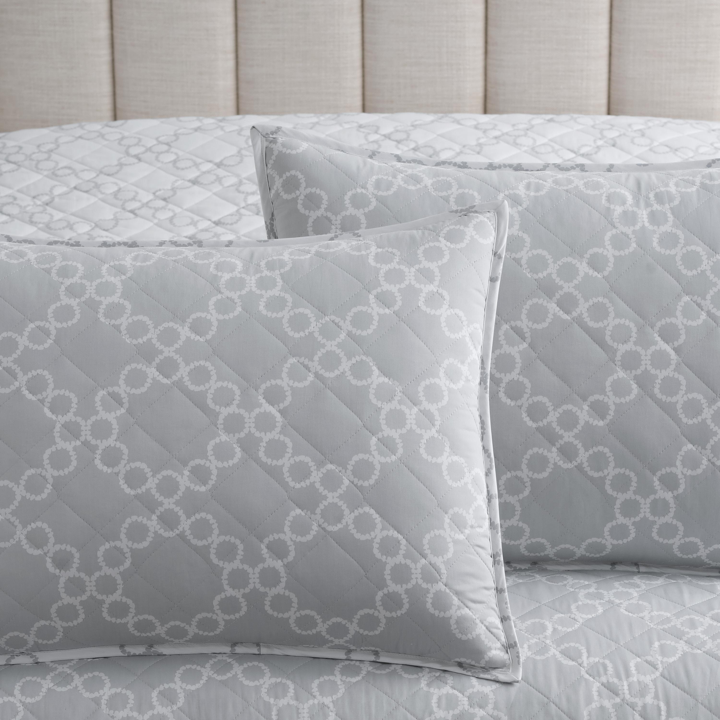 Clean Design Home® Palais Quilt Set